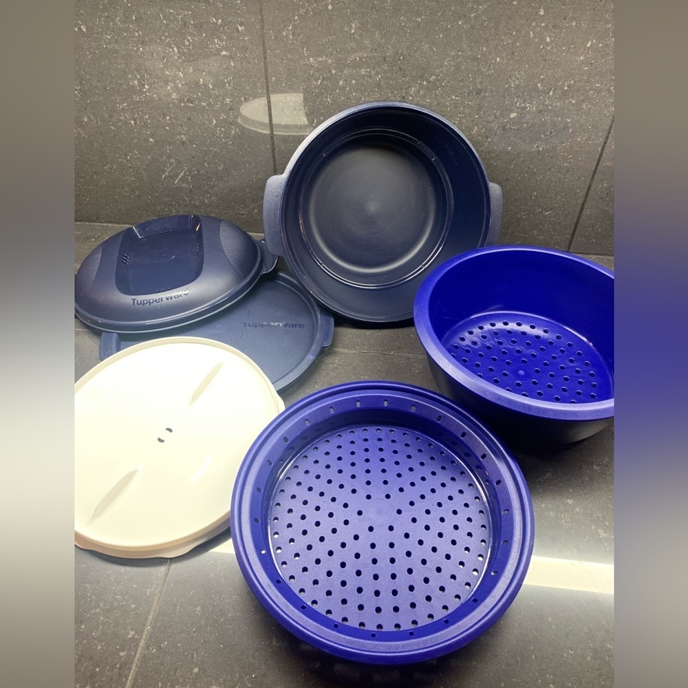 Tupperware Multi Cooker Like New - Picture 3 of 3